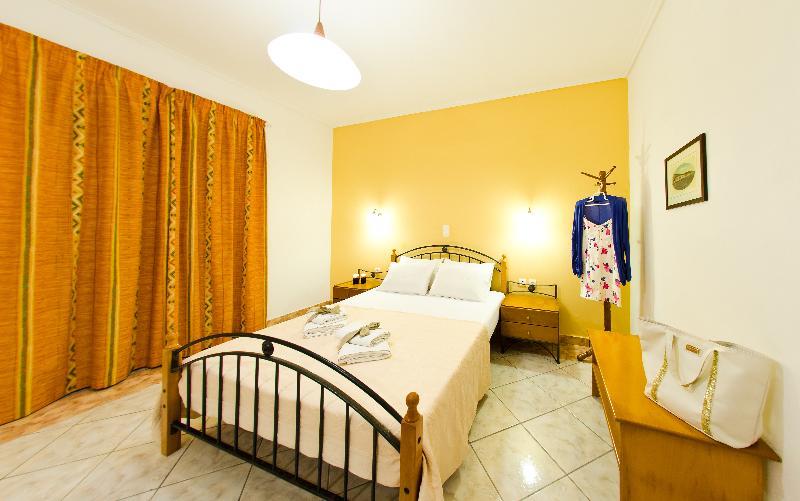 Remezzo Studios & Apartments Amoudi Exterior foto